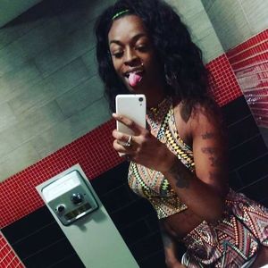 Meet your Posher, Monaey