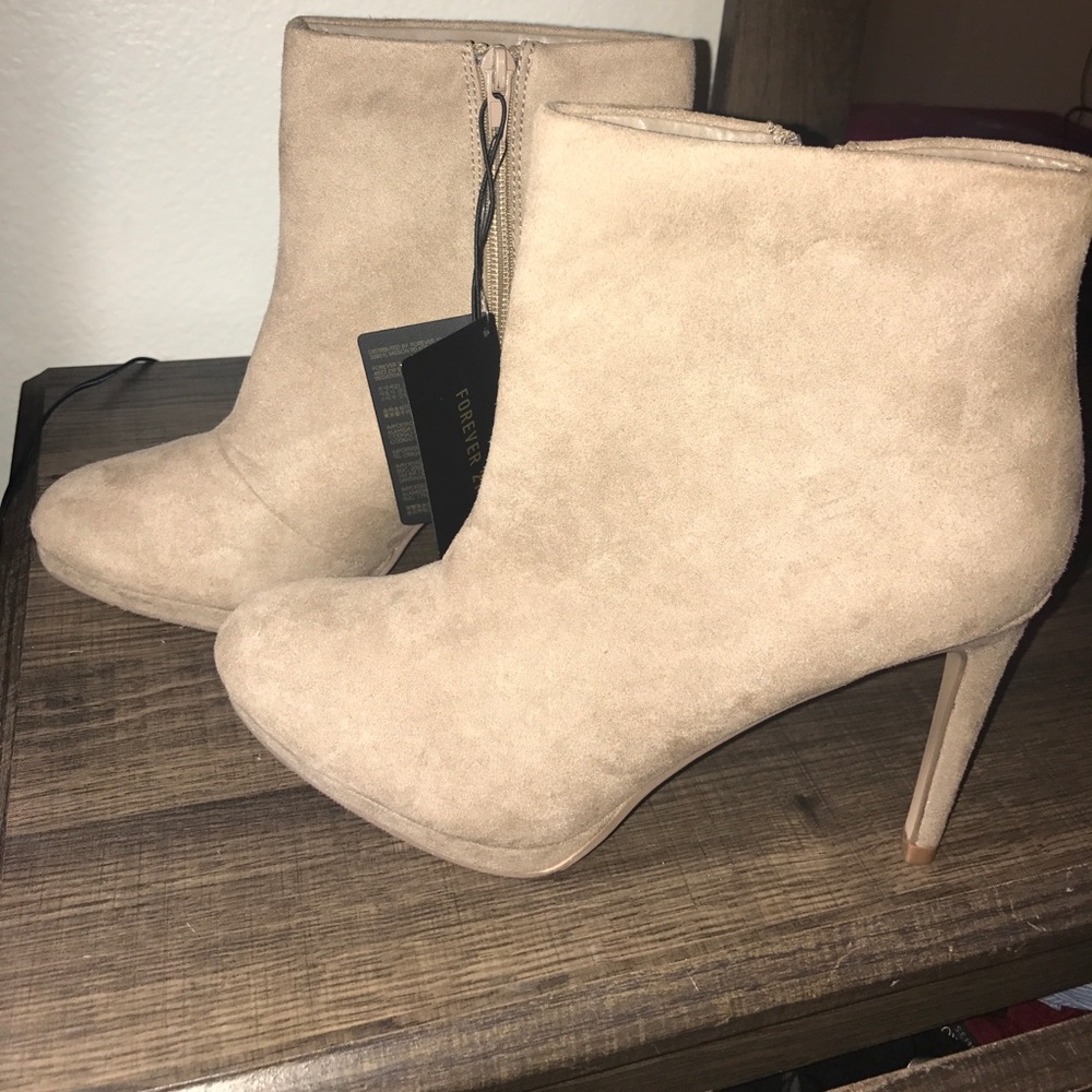 Heel booties perfect for fall/winter!!