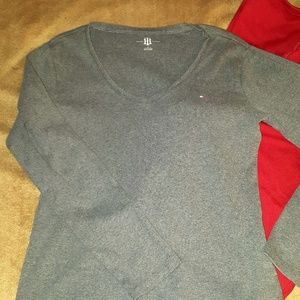 ❤TOMMY HILFIGER V NECK TOP