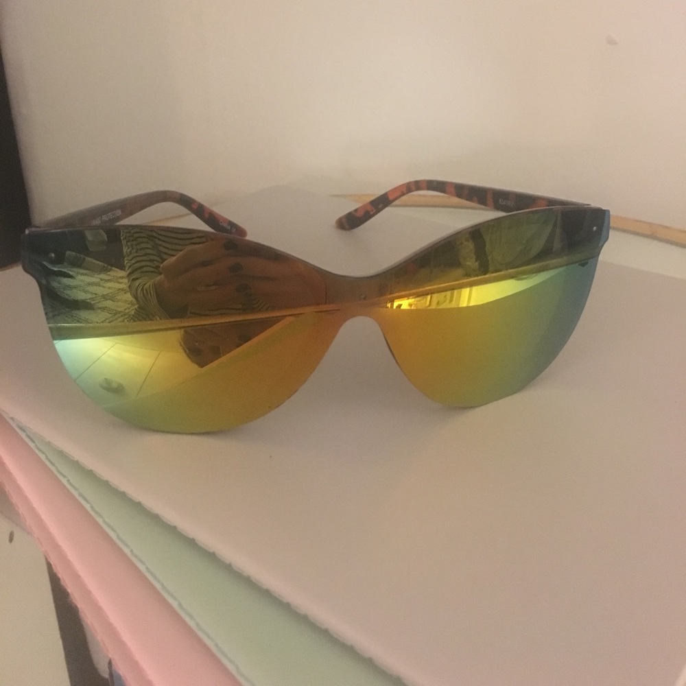 Women's Sunglasses, never been worn!