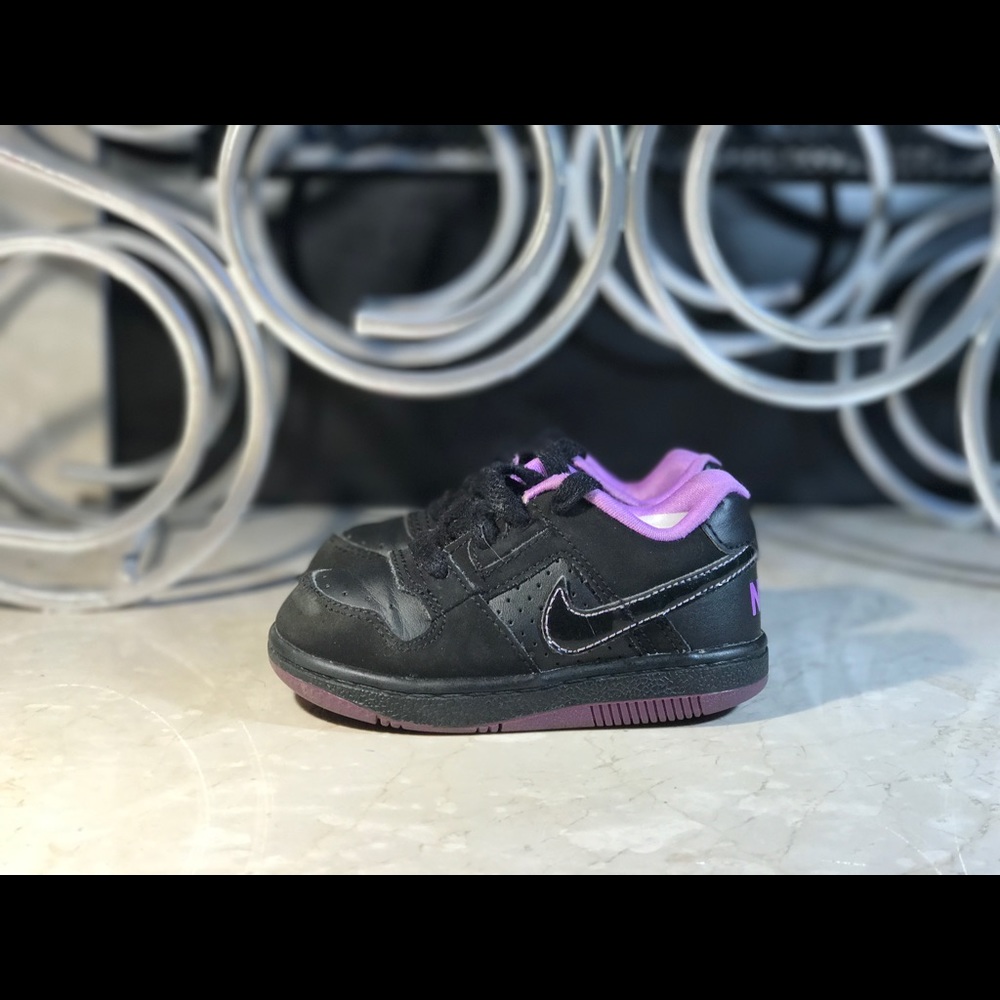 💕☺️CUTE PURPLE &BLACK BABY NIKE AIR FORCE ONES💓
