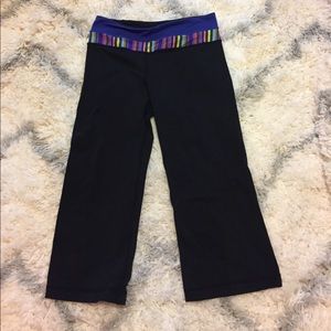 These are lulu lemon cropped yoga pants!