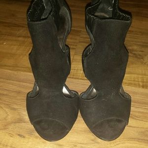 BCBGMAXAZRIA heels size 8