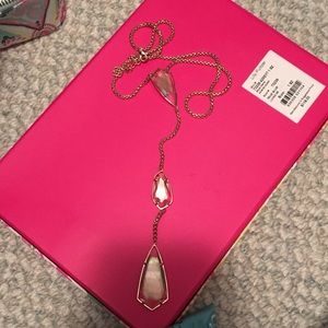 EUC Kendra Scott Charlotte Necklace