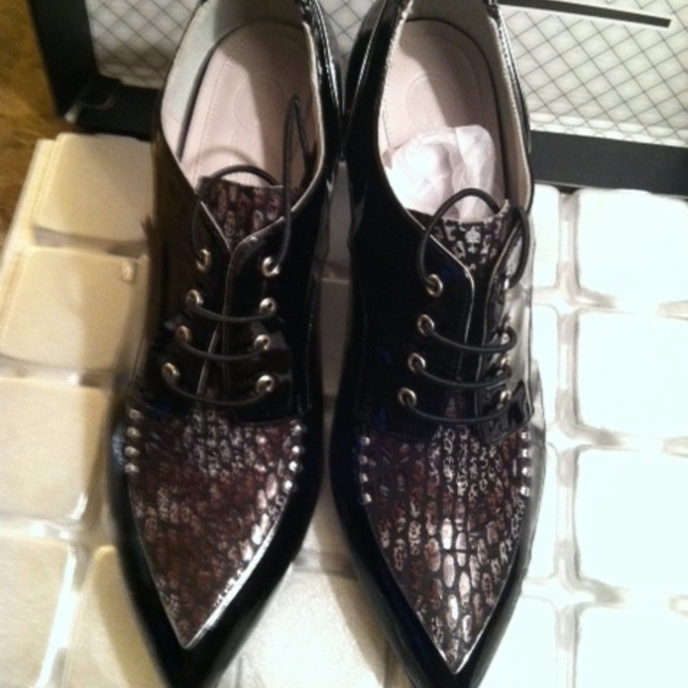 Patent leather hills