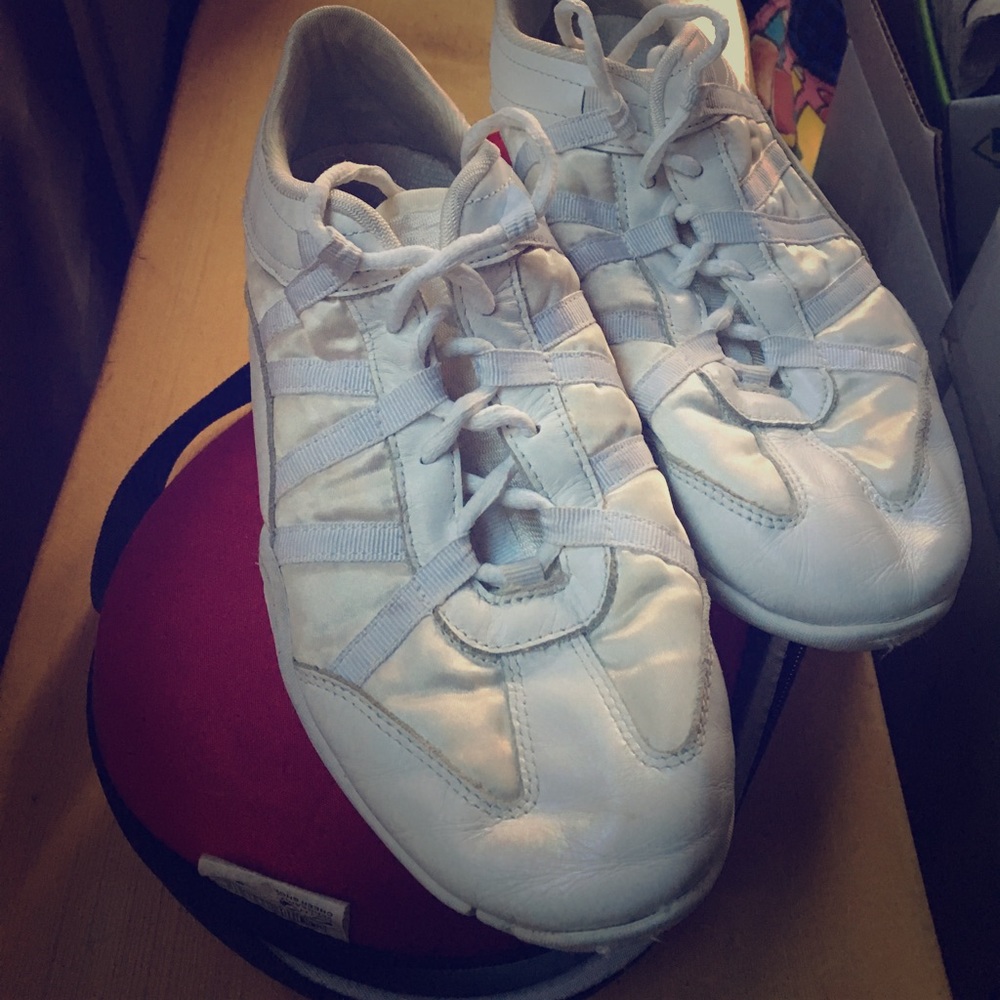 Nfinity Evolution Cheer Shoe Size 11