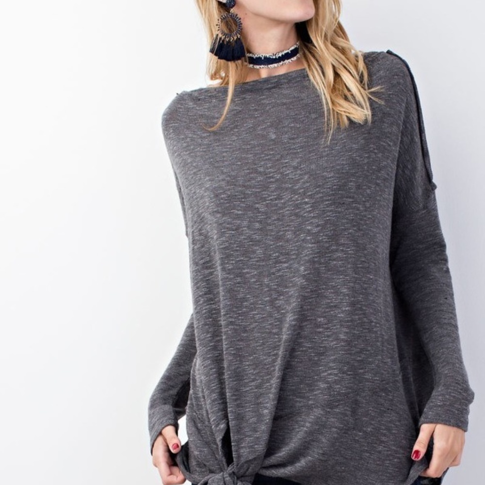 COMFY, TRANS-SEASONAL TOP WITH  SIDE TIE DETAIL