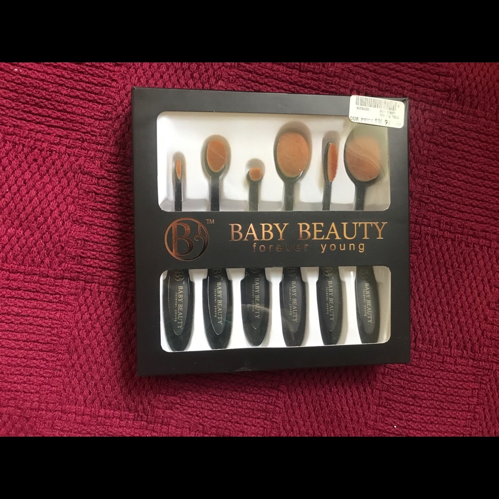 Makeup brushes