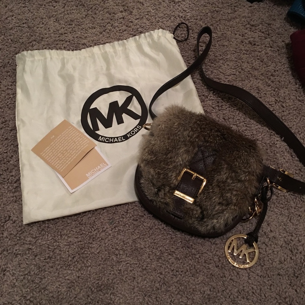 Michael Kors: Fur Trimmed Crossbody