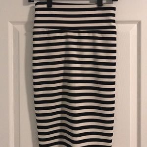 Cassie Lularoe skirt