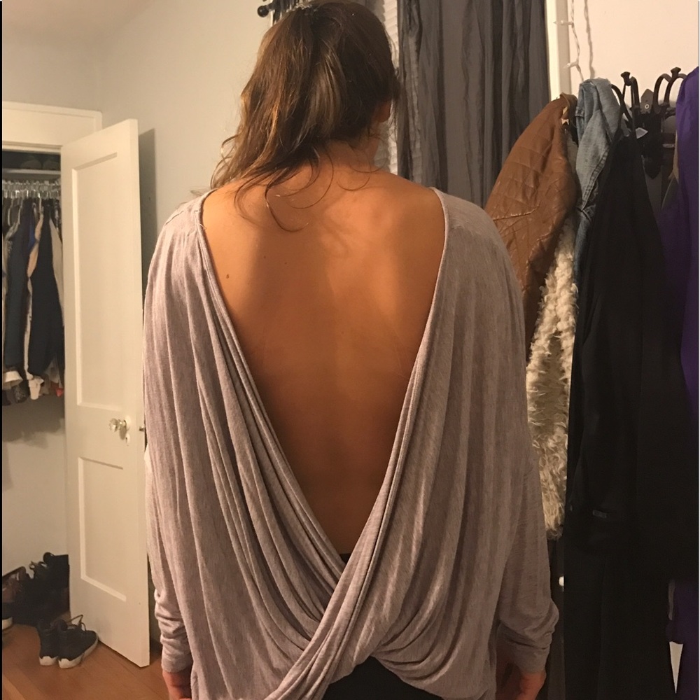 Long sleeve with scoop back
