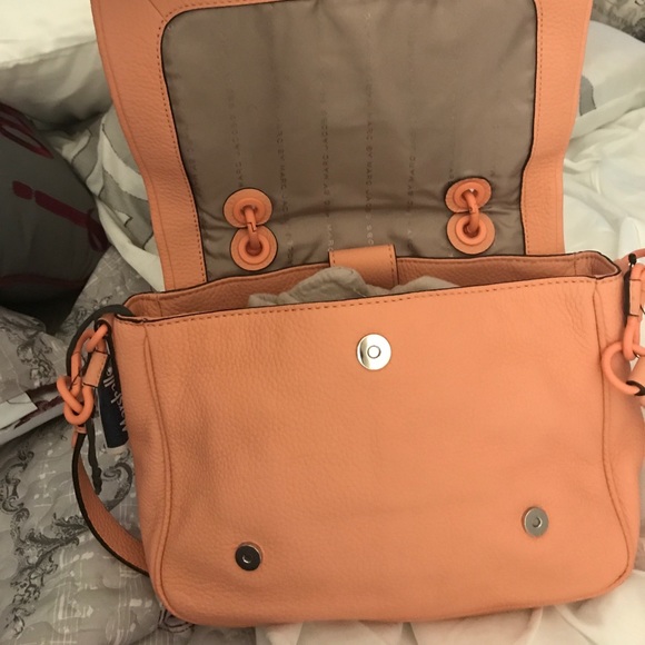 Marc By Marc Jacob peach flower Pocket book - Picture 2 of 3