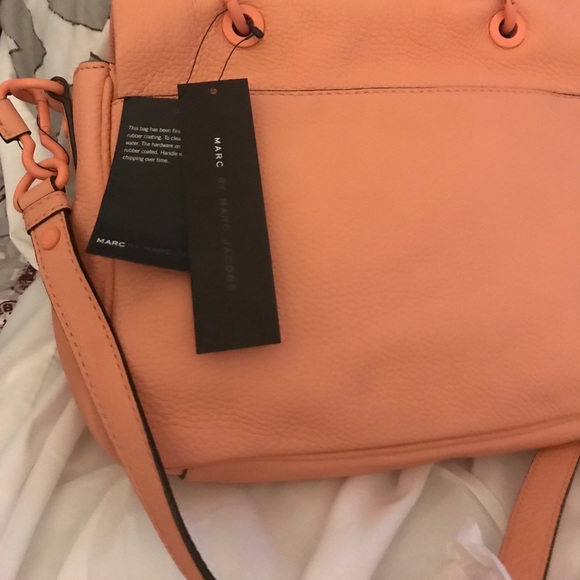 Marc By Marc Jacob peach flower Pocket book - Picture 3 of 3