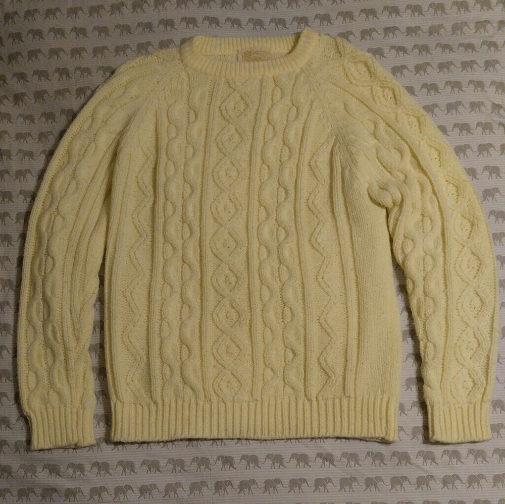 Men's vintage cable knit sweater
