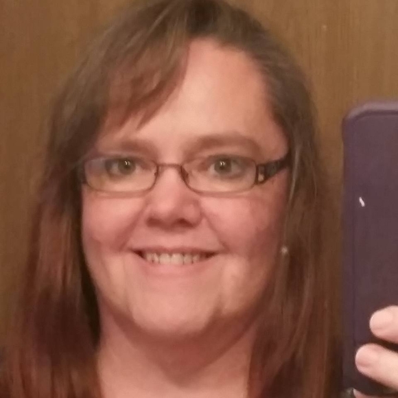 Meet your Posher, Laura - Picture 1 of 1