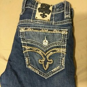 Mens rock revivals