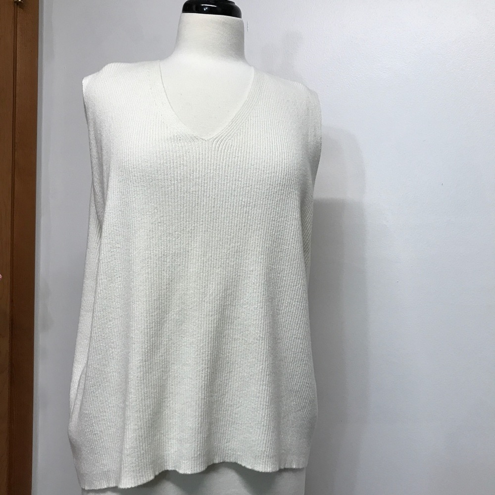 Emma James Woman Cream Knit Sleeveless Top