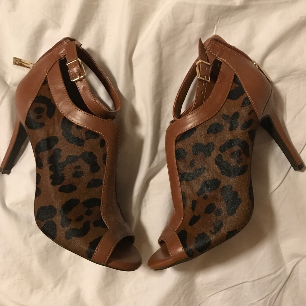 💥SALE💥NWOT Jessica Simpson Peep-toe Booties