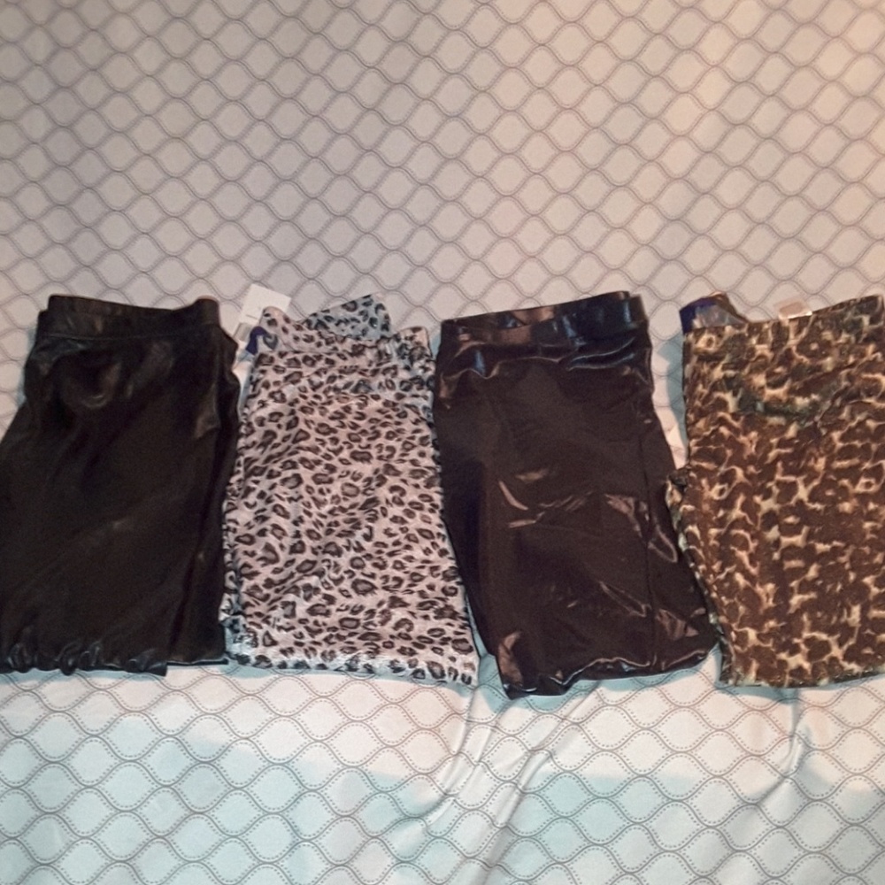 Miley Cyrus max Azria 4 pair leggings large, Xlarg