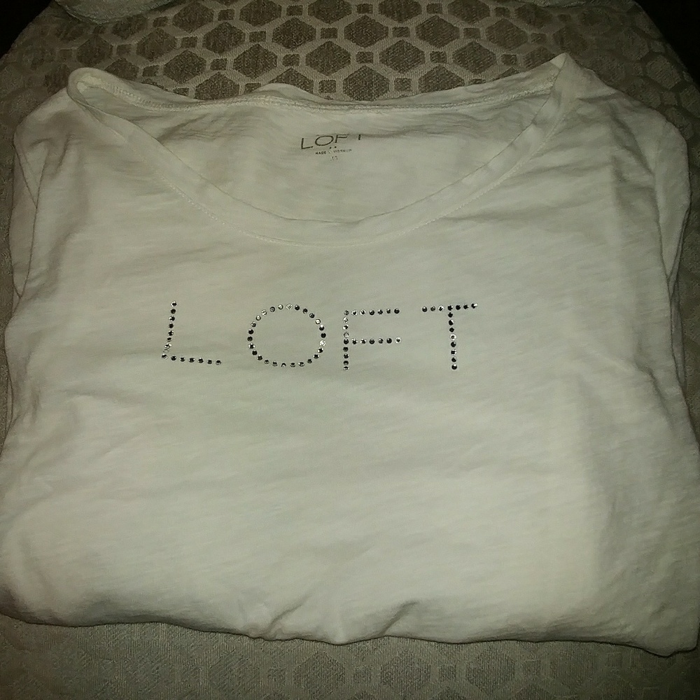 Ann Taylor LOFT XS cream t-shirt
