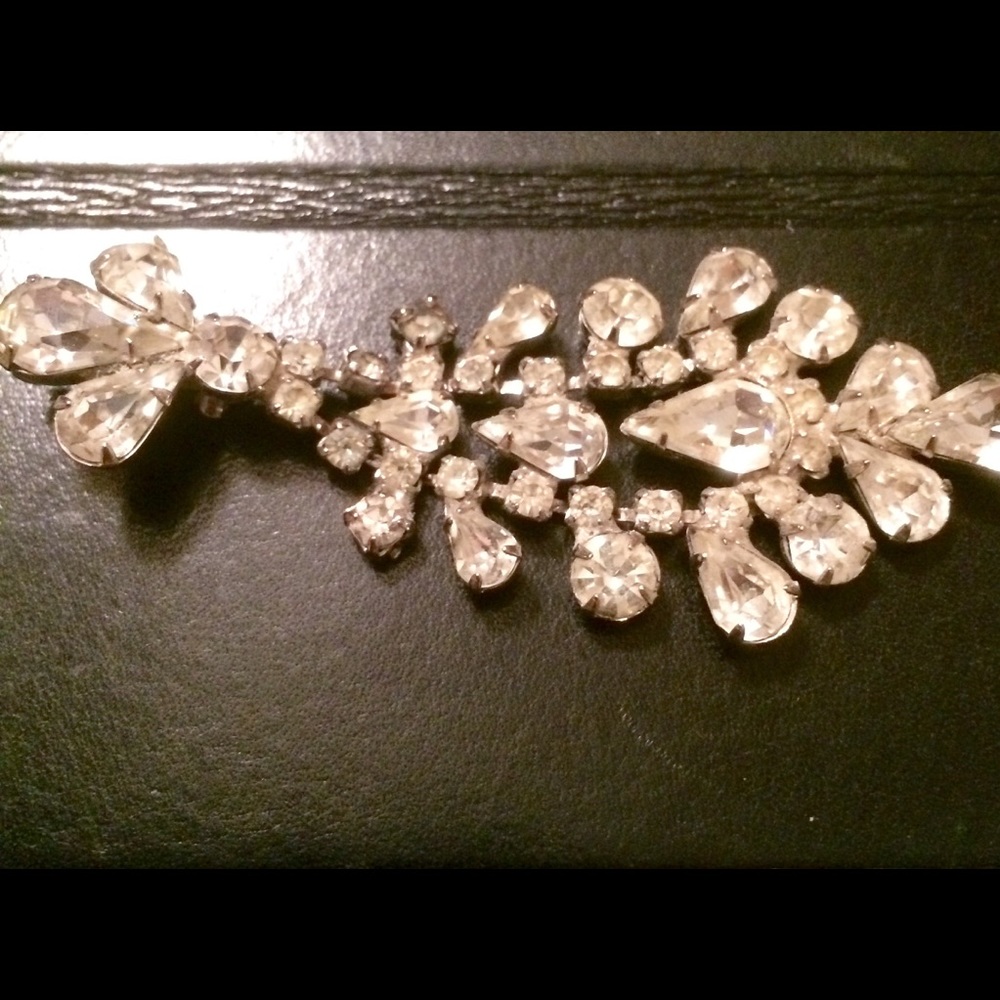 Vintage rhinestone brooch.