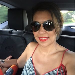 Meet your Posher, Fatima