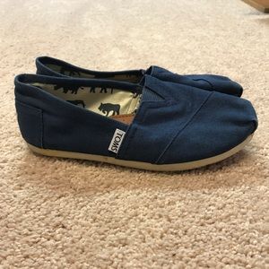 Navy Blue Toms