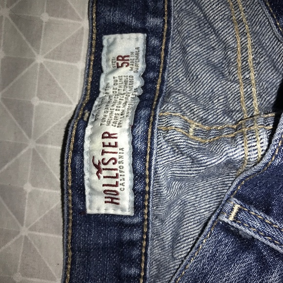 Hollister cut off capris - Picture 3 of 3