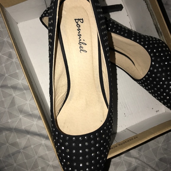 Black studded heels - Picture 2 of 2