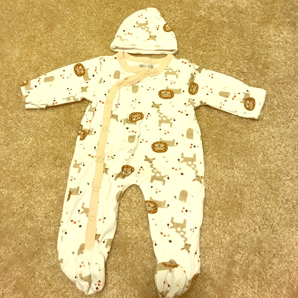 3 month bodysuit and hat