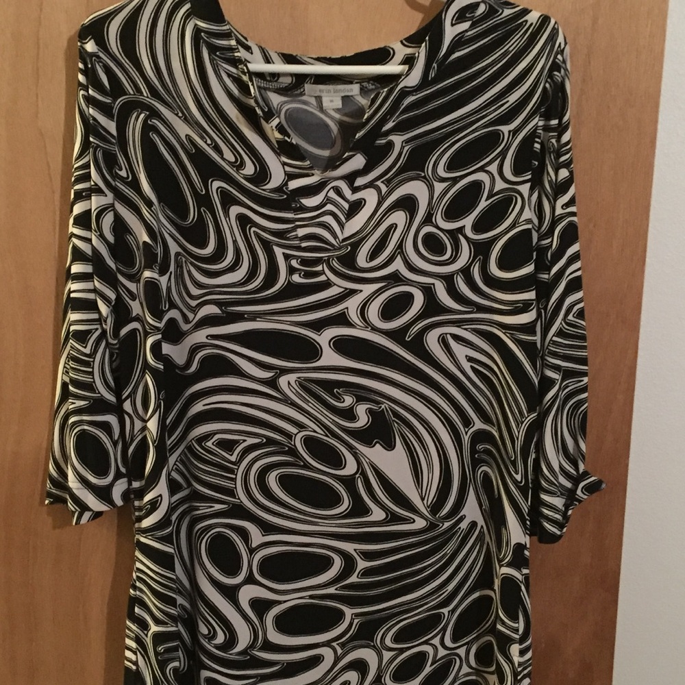 Black & white tunic
