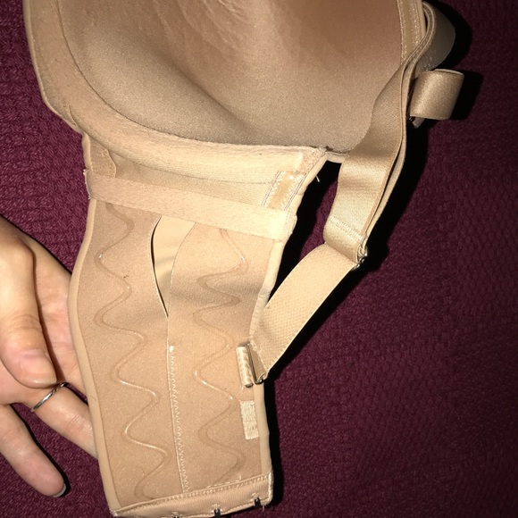 Nude bra - Picture 2 of 2