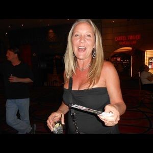 Meet your Posher, Pam