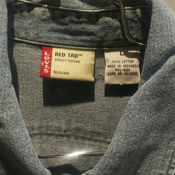 Levi's jean shirt - Picture 3 of 5
