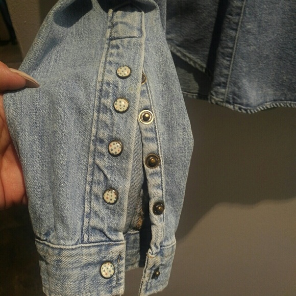 Levi's jean shirt - Picture 5 of 5