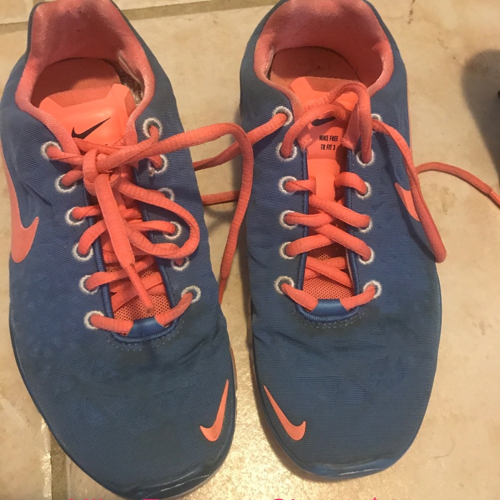 Nike Free 5.0 size 6 blue and peach