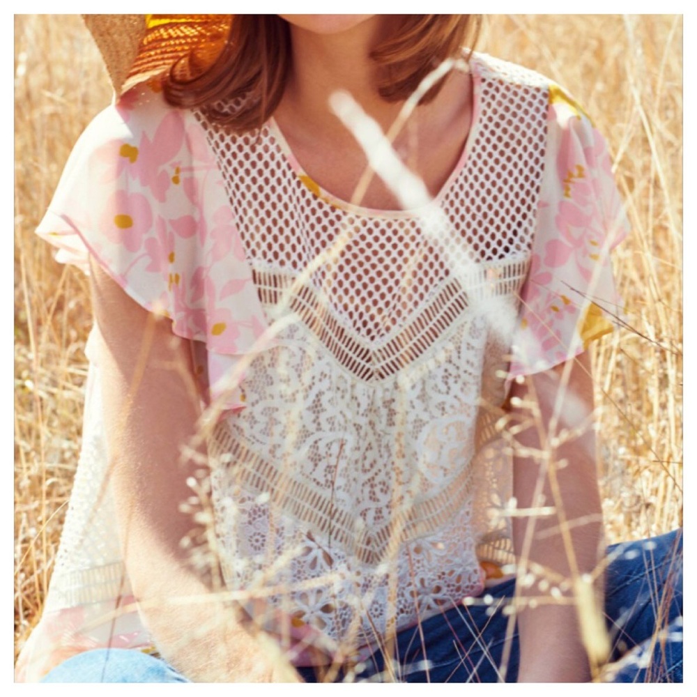 ❌SOLD❌ Anthropologie HD Paris Fluttered Blouse - Picture 2 of 8