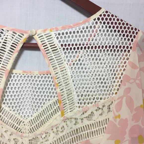 ❌SOLD❌ Anthropologie HD Paris Fluttered Blouse - Picture 6 of 8