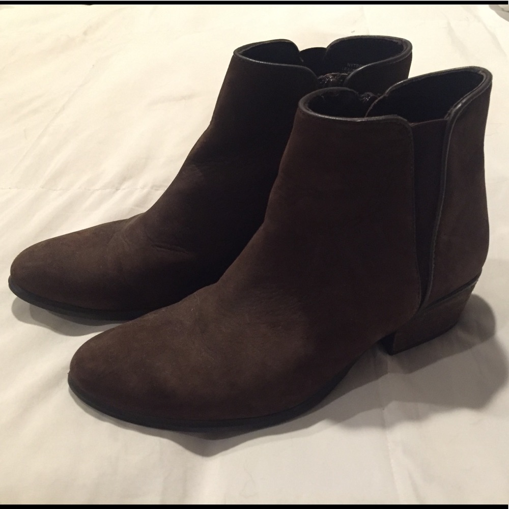 Steve Madden Nytroo Booties Size 8