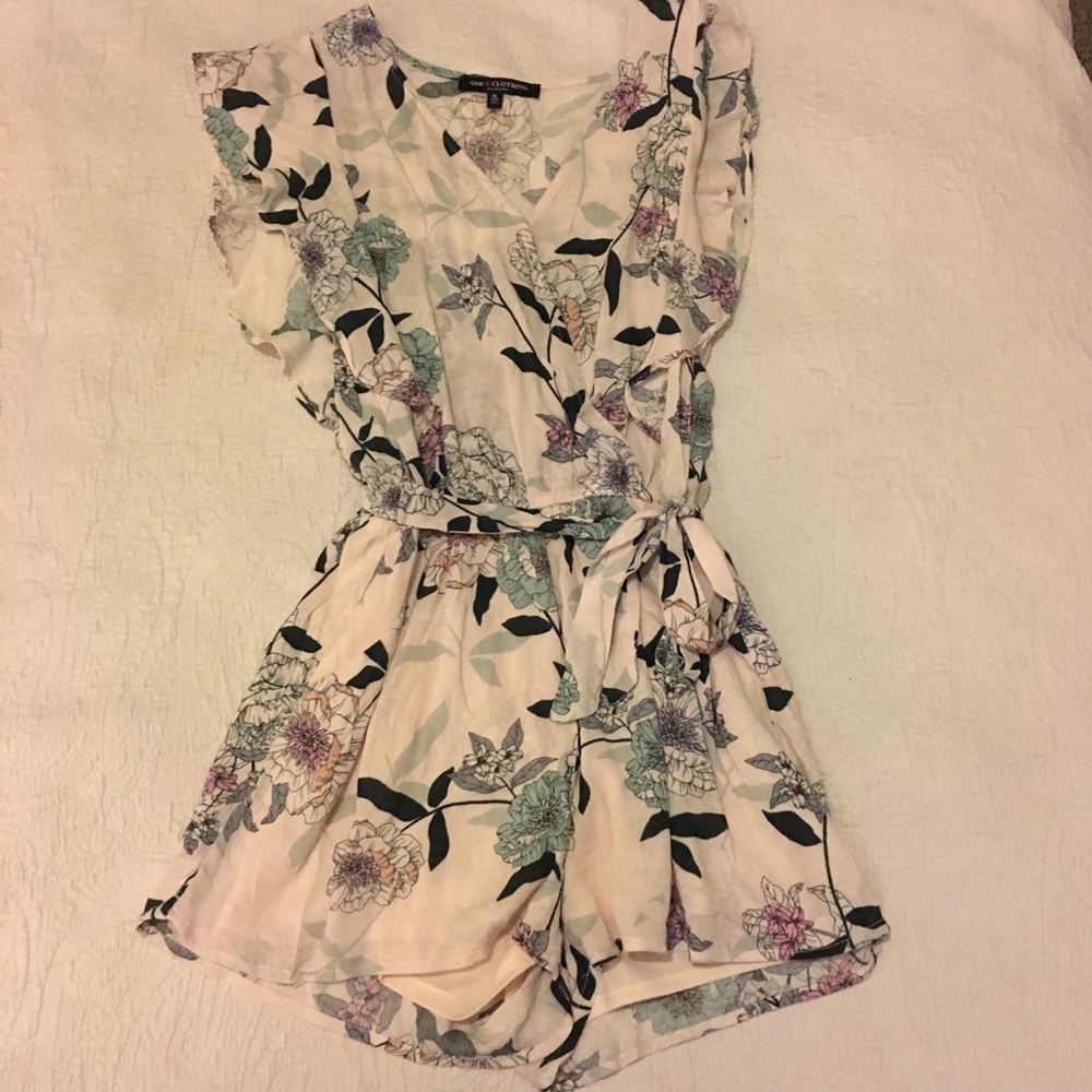 Floral ruffled romper