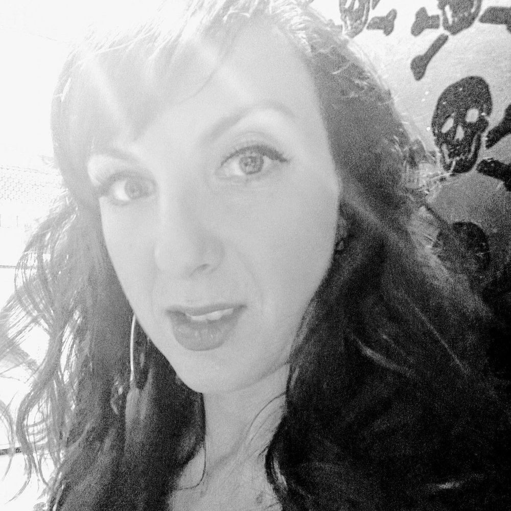 Meet your Posher, Lora