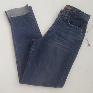 Joes Jeans the Debbie Step hem boyfriend jean 23