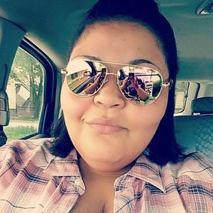 Meet your Posher, Makayla