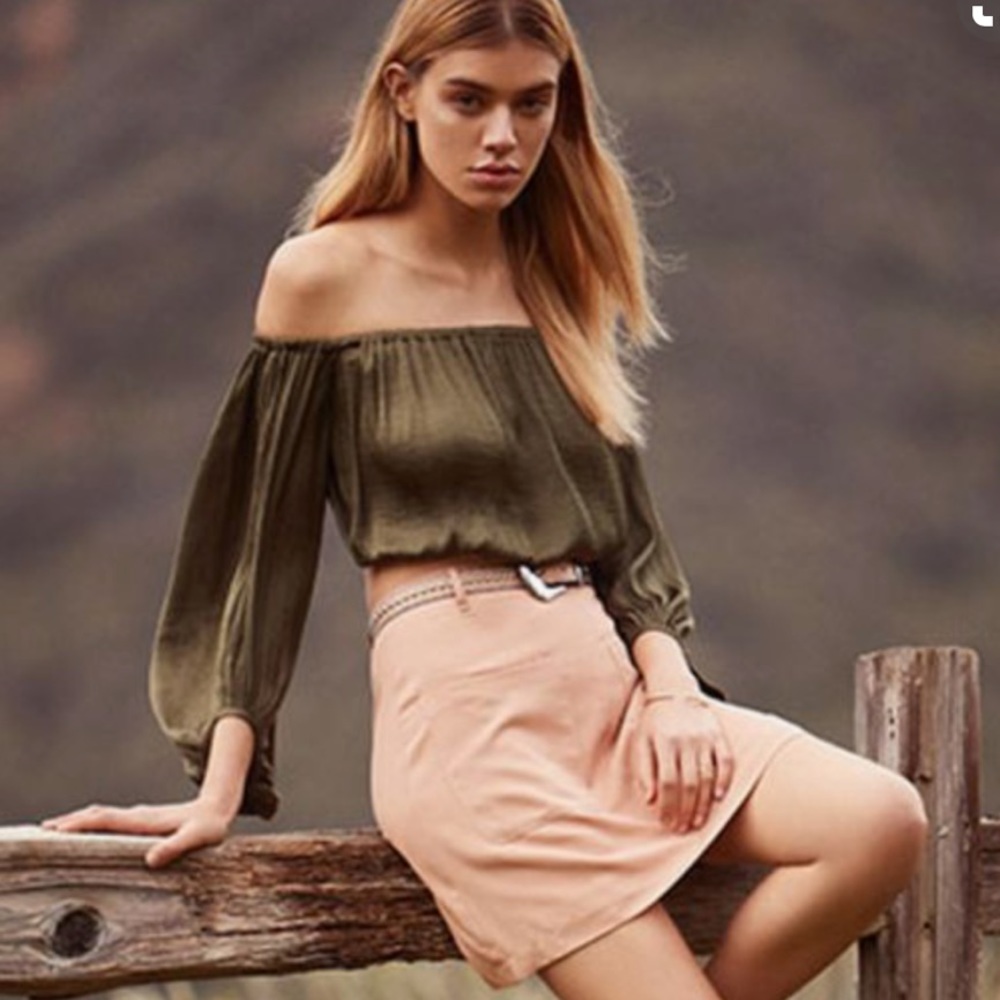 NWT Bardo & Jarlo - Off the Shoulder crop Top