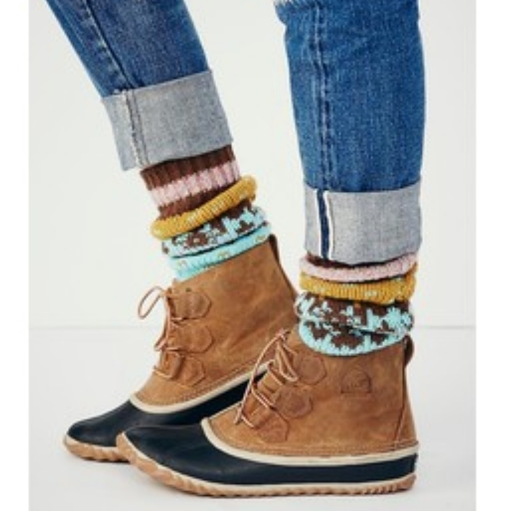 New in box winter snow boots