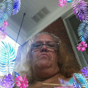 Meet your Posher, Rena