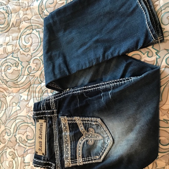 Jeans - Picture 1 of 2