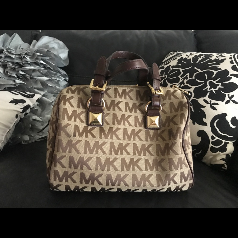 Authentic mk hand bag