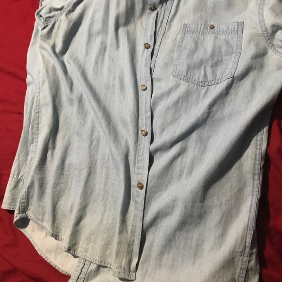 A light blue button up shirt - Picture 2 of 3