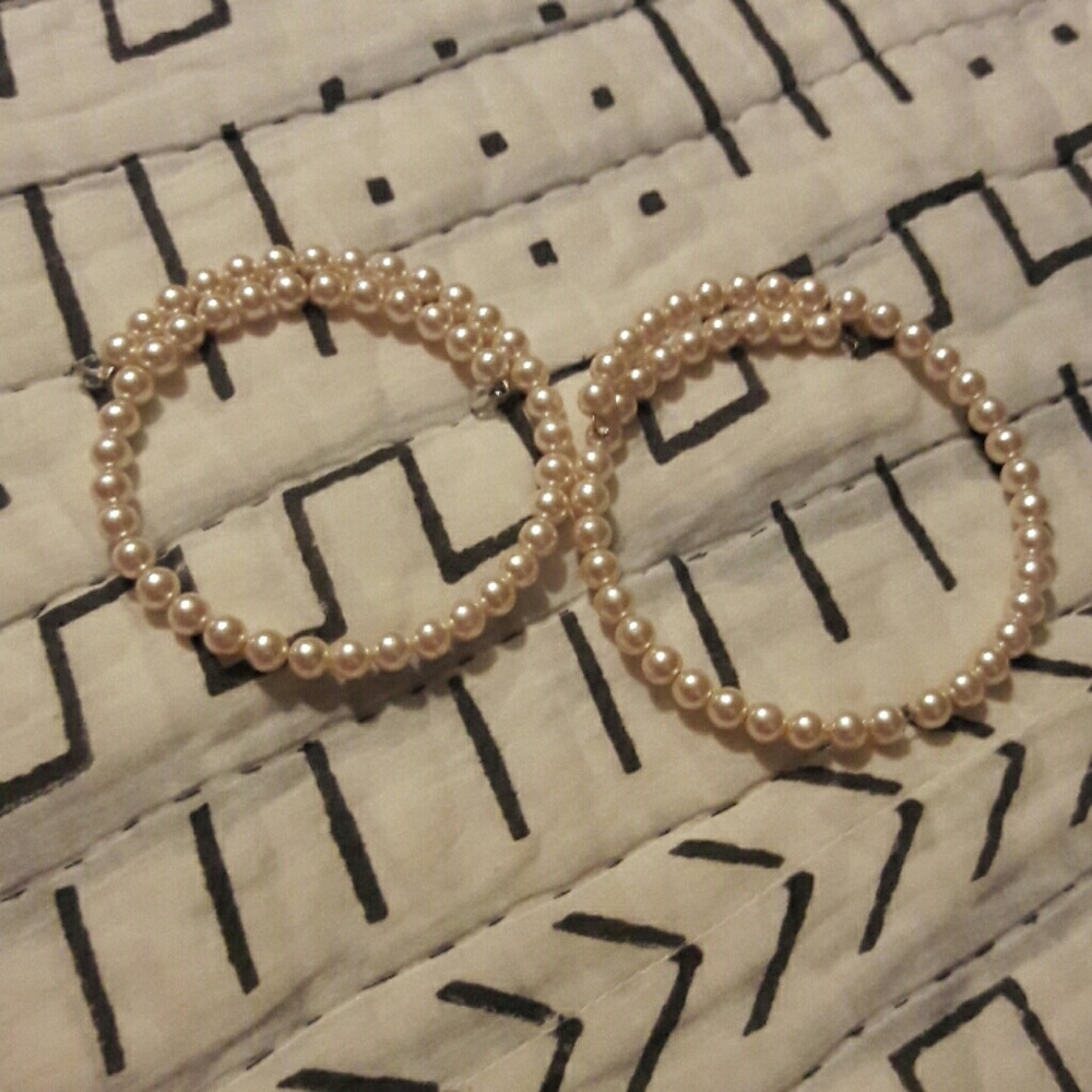 2 pearl chokers set